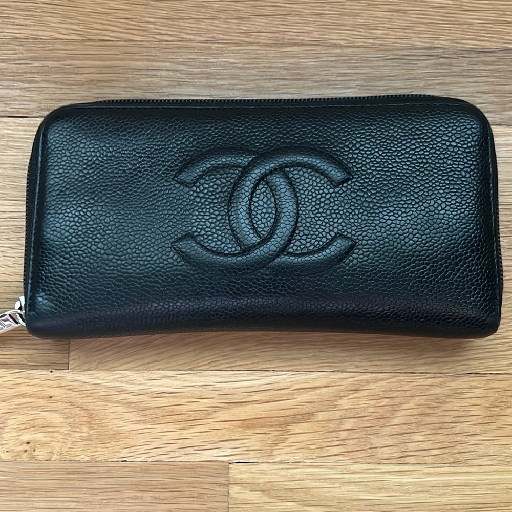 CHANEL Timeless Caviar CC Zip Leather Wallet